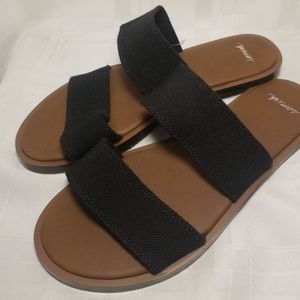 SIZE 6  BLACK  SANUK  YOGO MAT SANDLE